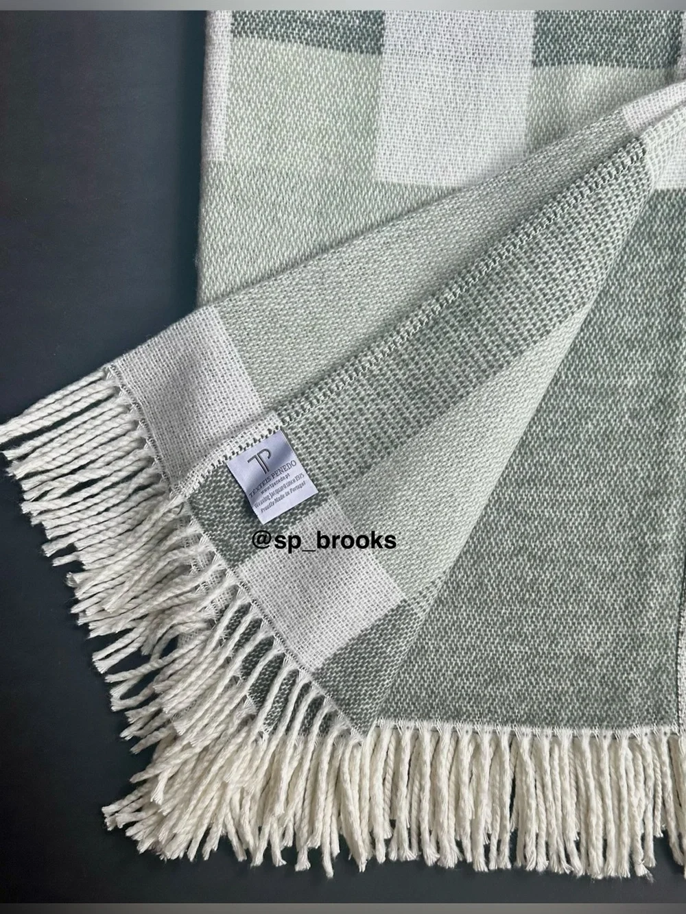 🎁Texteis Penedo Throw Blanket - Cotton Blend Textured Color Block Sage and Ivory
